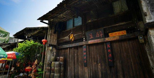逃出昏暗的地下室